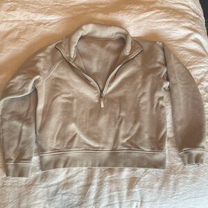Vuori half zip sweatshirt